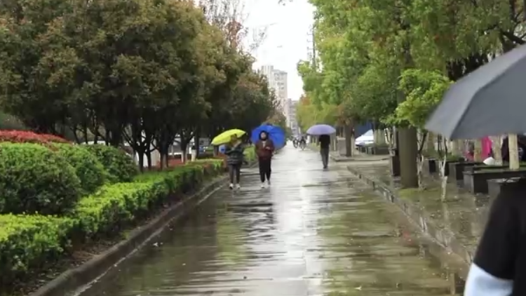 中央氣象臺(tái)：中東部大風(fēng)降溫天氣來(lái)襲，江南等地雨水多多