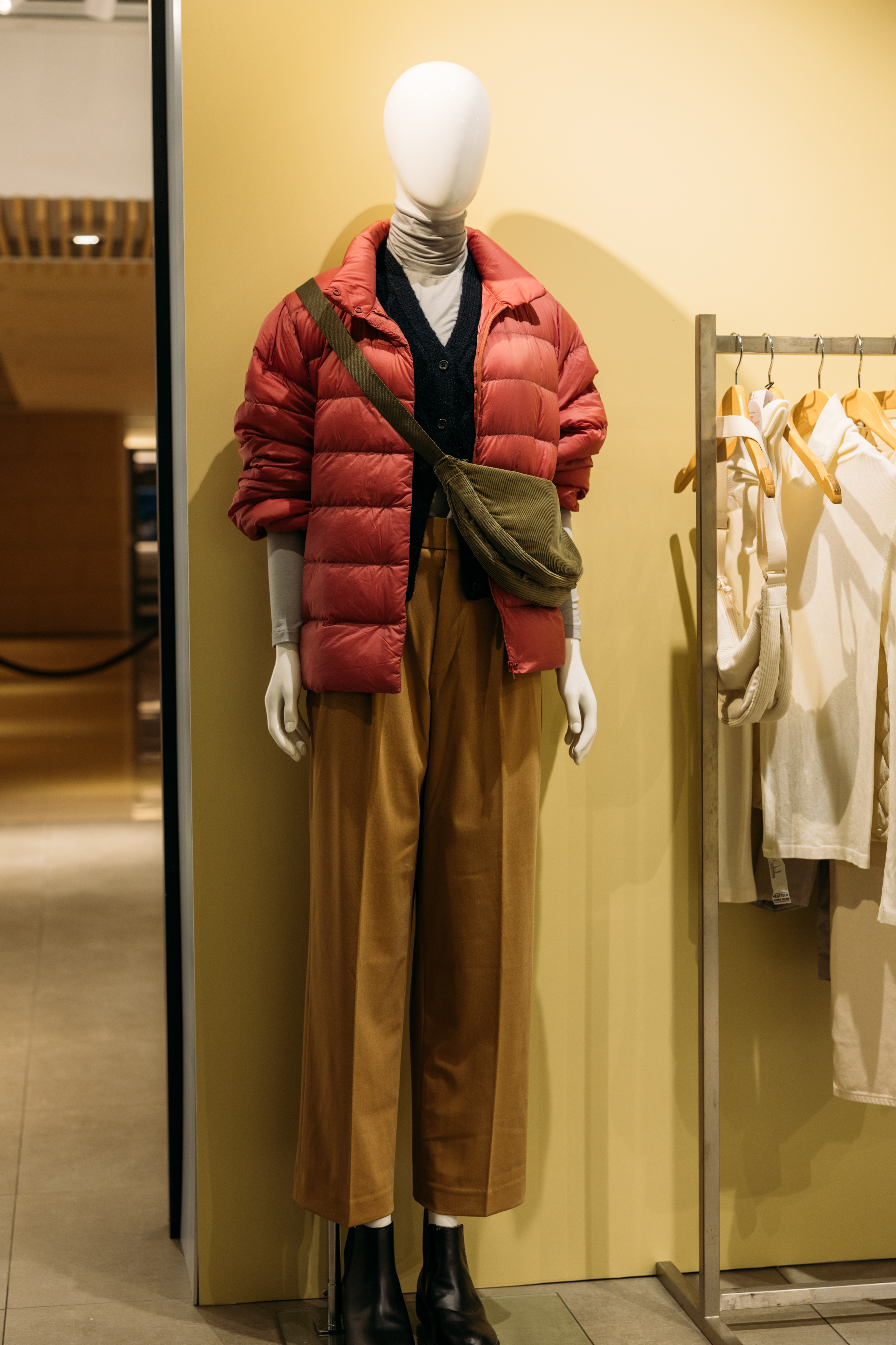 UQ_FW23 Preview_Zone 3_Mannequin.JPG